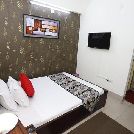 Outer Circle Inn Dhaka Extérieur photo