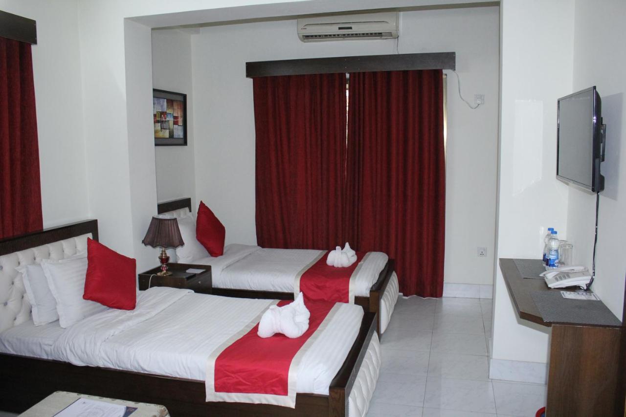 Outer Circle Inn Dhaka Extérieur photo