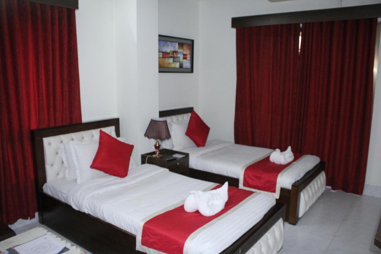 Outer Circle Inn Dhaka Extérieur photo